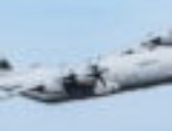 Warga Sukabumi Dihebohkan dengan Manuver Pesawat di Langit Kota, Ternyata Ini Jenisnya!