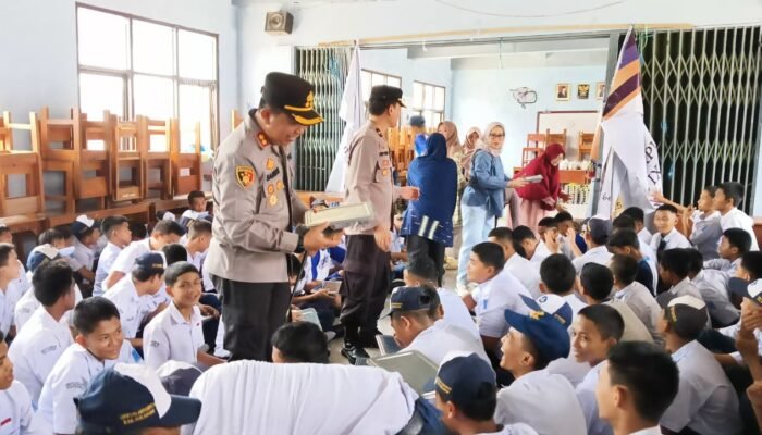 Polres Sukabumi Luncurkan Program MBG, Pelajar SMPN 1 Palabuhanratu Antusias