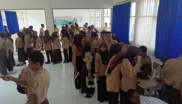 KNPI dan SMKN 1 Gunungguruh Hadirkan Layanan Kesehatan Gratis: Sehat Sejak Sekolah