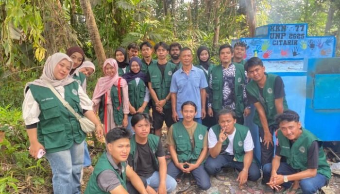 Mahasiswa KKN Universitas Nusa Putra Hadirkan Inovasi Rocket Stove di Desa Citarik