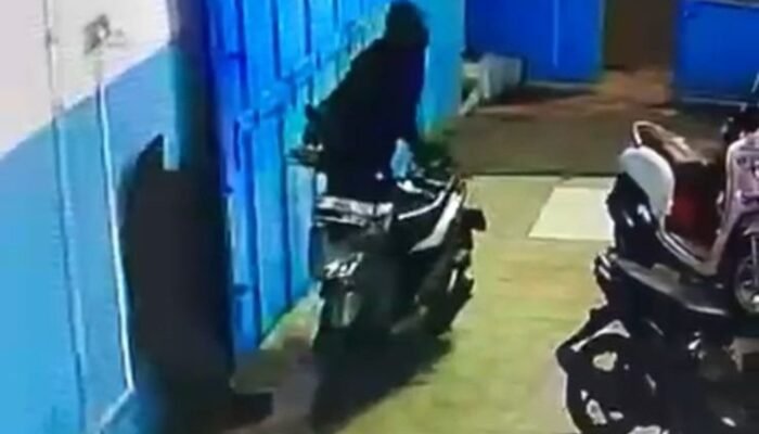 Terekam CCTV di Sukabumi, Pencuri Gondol Motor Petugas MBG Saat Subuh