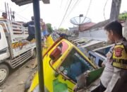 Sopir Ngantuk, Dump Truk Tabrak Rumah di Jampangkulon