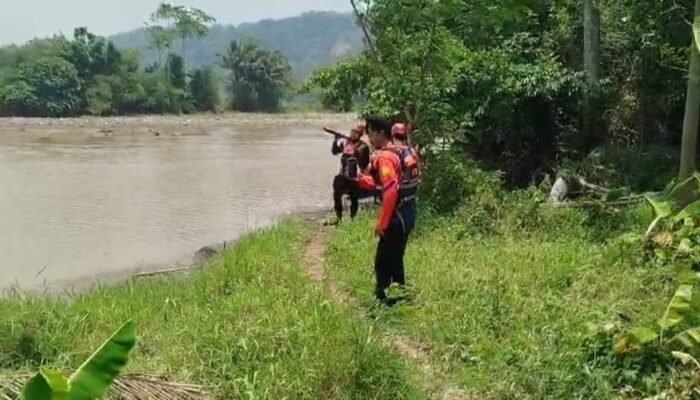 Dua Hari Pencarian, Bocah Tenggelam di Sungai Cimandiri Ditemukan Tak Bernyawa