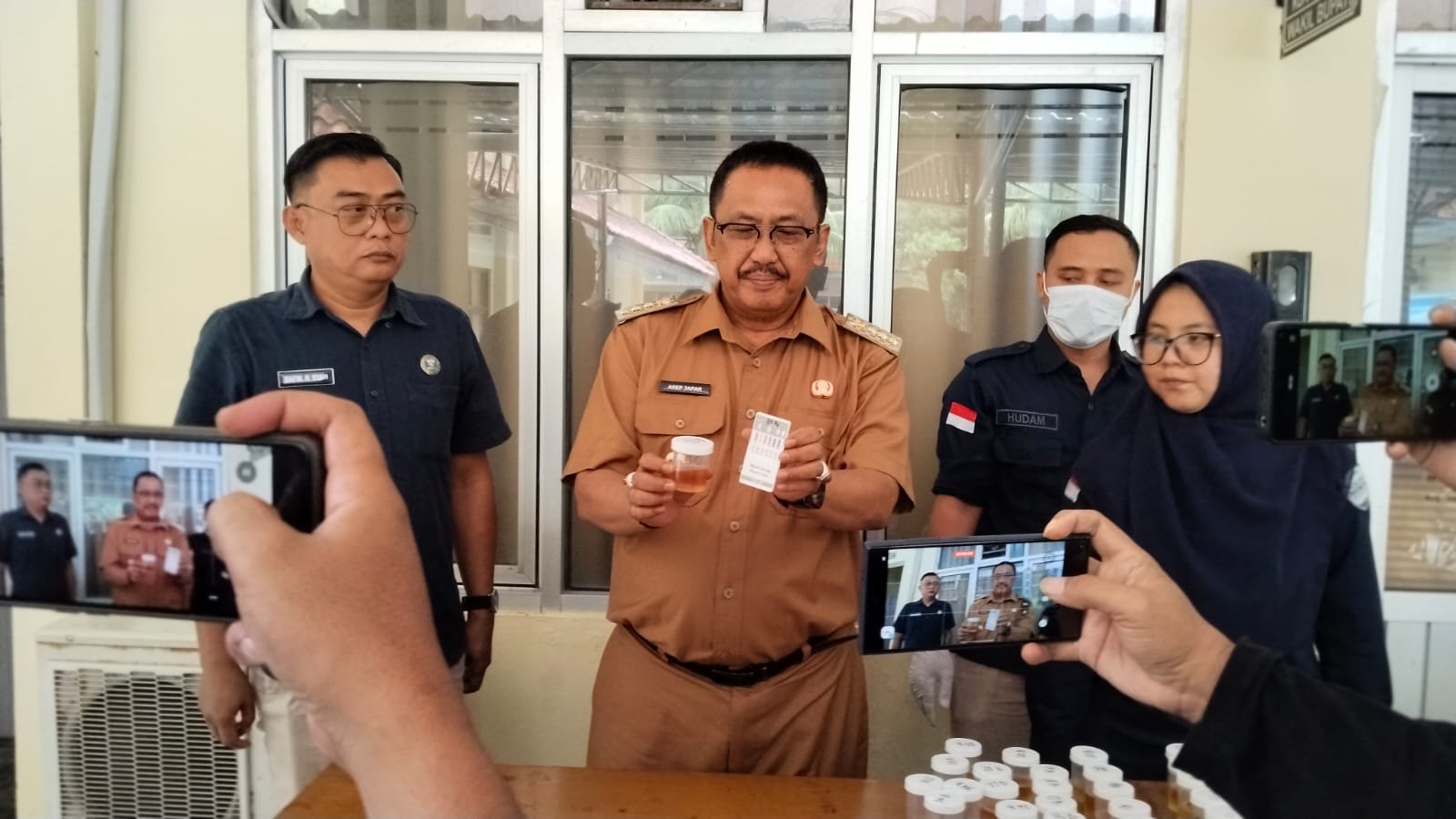 Bupati Sukabumi, Asep Japar