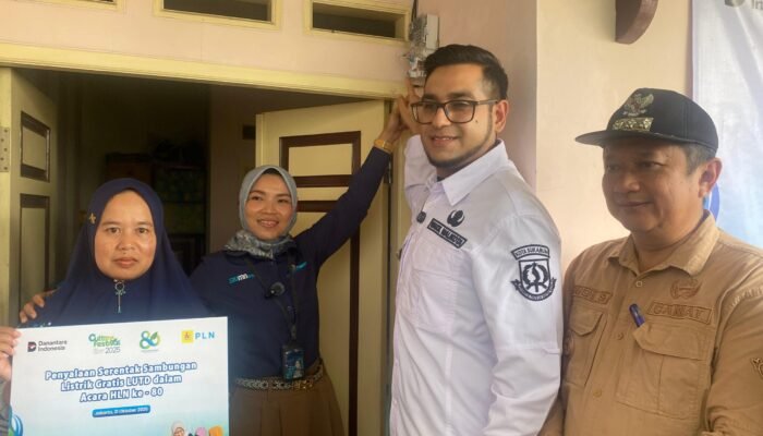 Light Up The Dream: PLN UP3 Sukabumi Hadirkan 120 Listrik Gratis untuk Masyarakat Tidak Mampu