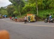 Truk Terguling di Tanjakan Baeud Sukabumi, Tidak Ada Korban Jiwa