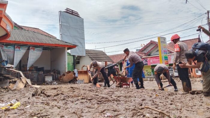Banjir Cisolok Sukabumi