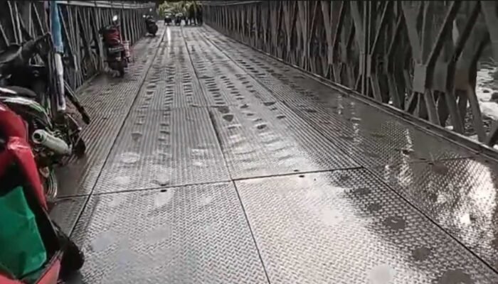 Jembatan Bailey Cisantri Sukabumi Sering Picu Kecelakaan, Warga Minta Diperbaiki