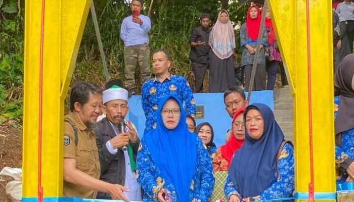 Program P2RW Kota Sukabumi Sukses Renovasi Jembatan Gantung Sukakarya