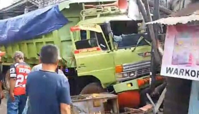 Truk Proyek Tol Bocimi Alami Rem Blong di Cibadak Sukabumi, Dua Orang Dilarikan ke Rumah Sakit