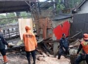 TPT Ambruk di Sukakarya Sukabumi, Bangunan Opang dan Konter HP Terdampak