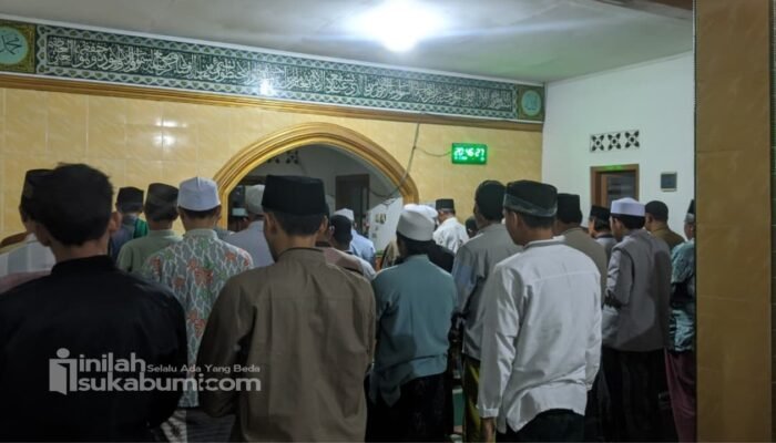 Salat Tarawih, Lebih Utama Sendiri atau Berjamaah? Simak Penjelasannya