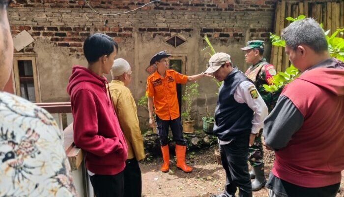 Gegara Drainase Buruk, 10 Rumah di Bantargadung Sukabumi Terdampak Pergerakan Tanah