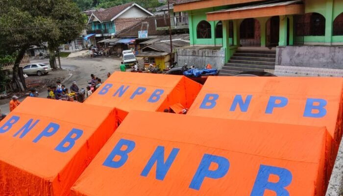 25 Bangunan Terdampak Tanah Bergerak di Bantargadung Sukabumi, Tenda Pengungsi Dipasang