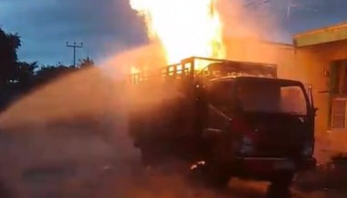 Mobil Pengangkut Gas LPG Terbakar di Palabuhanratu Sukabumi, Kerugian Ditaksir Rp350 Juta