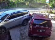 Diduga Sopir Mengantuk, Mobil Tabrak Toko Ikan di Cibitung