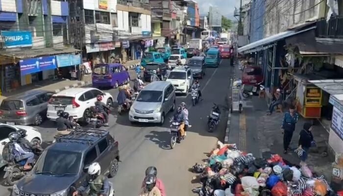 Macet Exit Tol Bocimi, Angkot Sukabumi di Jalur Cibadak Diliburkan KDM