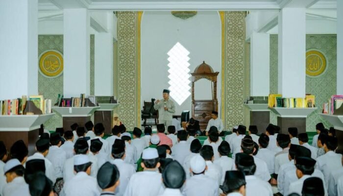 Wamen Dikdasmen Sambangi Ponpes Sunanul Huda Sukabumi, Kenang Masa Jadi Santri