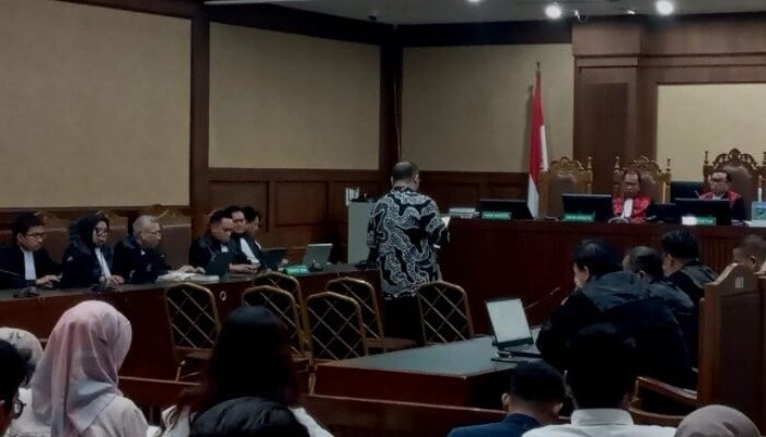 Tangis Ibrahim Arief di Sidang Chromebook: Minta Dibebaskan, Klaim Dikriminalisasi dalam Kasus Korupsi Rp2,1 Triliun