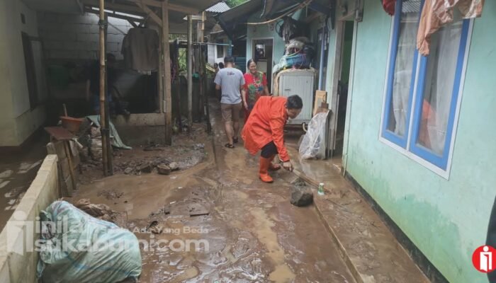Sungai Cipamuruyan Meluap, 20 Rumah Warga di Cibadak Sukabumi Terendam Banjir