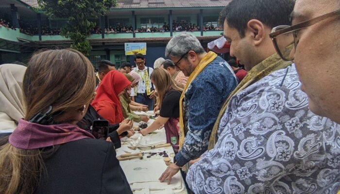 Gebrakan Global ! 16 Dubes Dunia “Serbu” SMPN 1 Kota Sukabumi, Ayep Zaki: Ini Sejarah Baru!