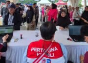 Pertamina Salurkan 2.000 Paket Sembako Melalui Pasar Murah di Balongan