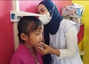 Pastikan Manfaat MBG, Dapur SPPG Cibeureum Babakan II Kota Sukabumi Lakukan Tes Tinggi dan Berat Badan Anak