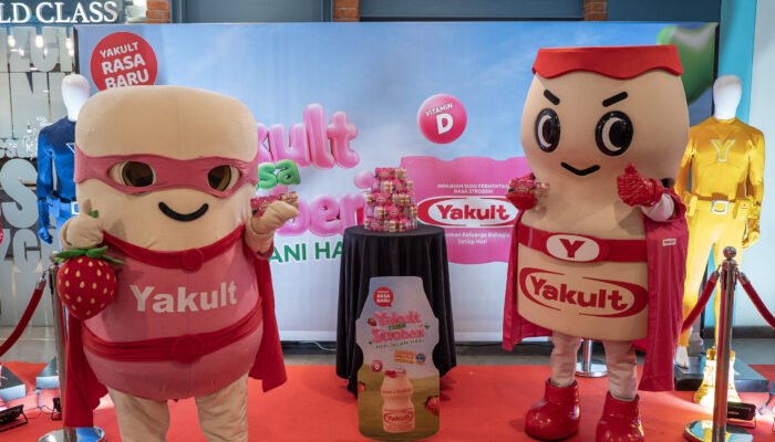 Yakult Rasa Stroberi Diperkenalkan, Tegaskan Komitmen Jaga Kesehatan Pencernaan dengan Minuman Probiotik