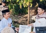 Om Zein Shalat Idul Adha Bareng Warga Desa Bojong Barat dan Serahkan Hewan Kurban dari Prabowo