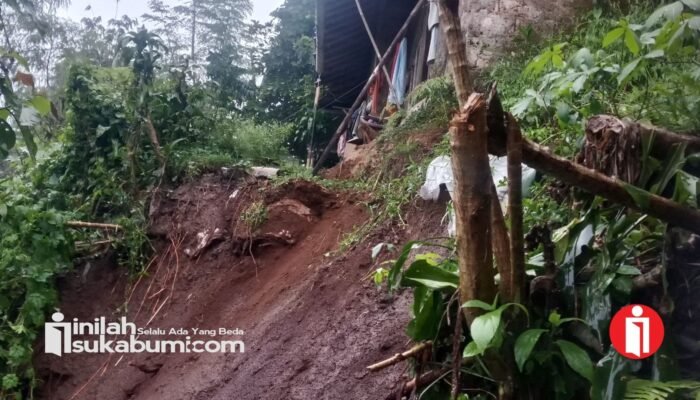 ​Tebing 10 Meter Ambruk di Ciambar Sukabumi, Dua Motor Tertimbun, Tiga Rumah Terancam Longsor Susulan