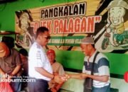 ​Kejutkan Warga Parungkuda, Bupati Asep Japar Bagikan Daging Kurban hingga Serap Aspirasi