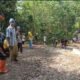 Bertahun-tahun Rusak, Warga Tiga Desa Patungan Cor Beton Jalan Kabupaten di Tanjakan Pasirdengklok
