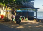 Nikmati Sarapan Bubur Sambil Menikmati Panorama Pantai di Warung Teh Irna Cibuaya