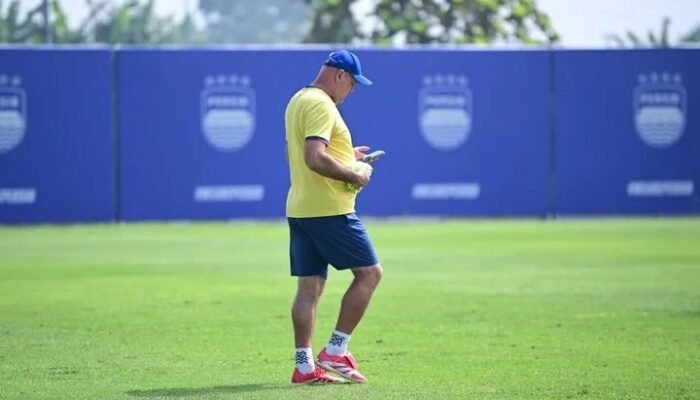 Persib Bandung Kehilangan Hodak, Barba, dan Guaycochea