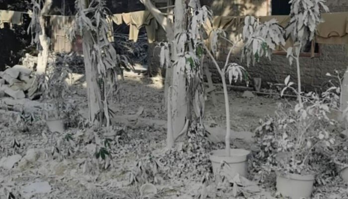 Penampakan Puluhan Rumah di Bogor Terdampak “Hujan Abu” Semen