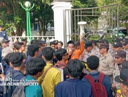 Geruduk Pendopo Sukabumi, BEM Nusantara Tuntut Evaluasi Total Program MBG dan KDMP hingga Isu Demokrasi