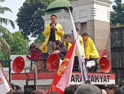 BEM UI Gelar Demo di Bundaran HI, Usung Lima Tuntutan