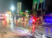 ​Jalanan Licin Oli di Cibadak Sukabumi Makan Korban, 10 Pemotor Terjatuh, Damkar Turun Tangan