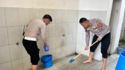 HUT Bhayangkara ke-80, Satlantas Polres Sukabumi Kota Perkuat Kedekatan dengan Warga Lewat Aksi Bersih Masjid