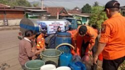 Akses Air Bersih Masih Jadi Tantangan, Sinergi BPBD dan Polres Sukabumi Kota Hadir untuk Warga Cikundul