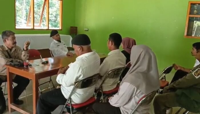 Camat Jampangkulon Mulai Sidak Tanpa Pemberitahuan, Pegawai Desa Diminta Tingkatkan Disiplin dan Pelayanan