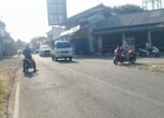 Arus Lalu Lintas di Ruas Jalan Pasar Surade Terpantau Lancar pada Kamis Pagi