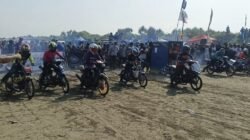 Motor Bebek hingga Modifikasi Adu Cepat di Track Pantai Ujunggenteng