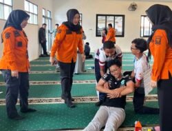 Tekan Risiko Bencana, BPBD Kabupaten Sukabumi Sasar MPLS SMPIT Adzkiya