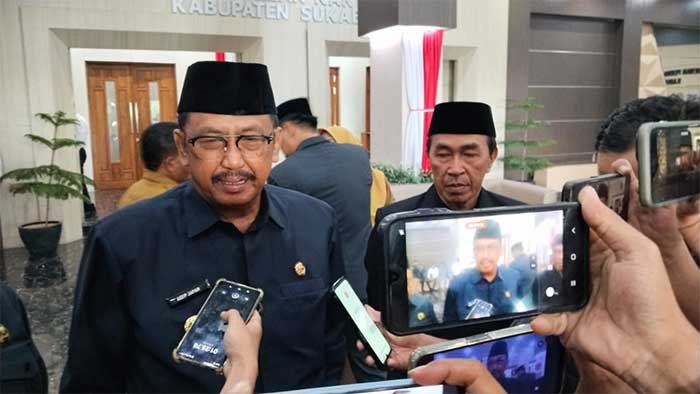 Bupati Sukabumi Asep Japar