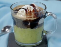 Resep Es Pokat Kopi, Perpaduan Alpukat dan Kopi yang Segar dan Mengenyangkan
