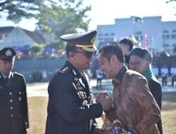 HUT Bhayangkara ke-80, Ketua PBSI Kota Sukabumi Terima Penghargaan Khusus