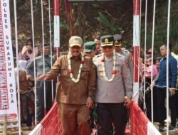 Polres Sukabumi Kota Bangun Jembatan Penghubung Antar Desa di Kebonpedes