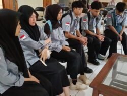 Hari Pertama PKL, Sekmat Jampangkulon Tekankan Disiplin dan Etika Kerja kepada Siswa SMK