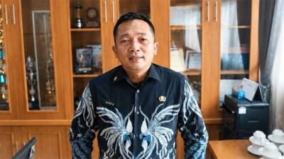 Kadisdik Kabupaten Sukabumi, Deden Sumpena